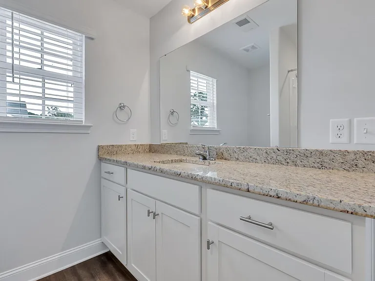 553 Governor Treutlen Cir — Photo 6