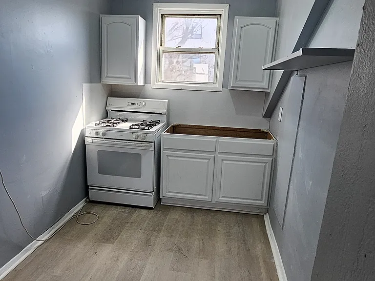 60 Pearl St #3 — Photo 5