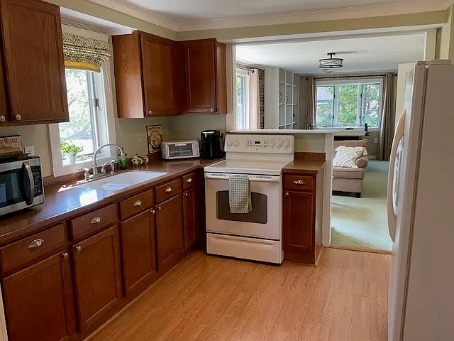 2 bed, 1.0 bath, 911 sqft, $1,400 — Photo 4