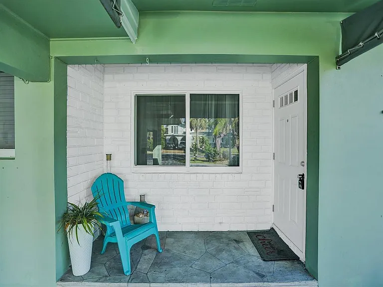 708 NE 24th Ave — Photo 32