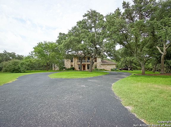 2nd image of 8210 Pimlico Ln