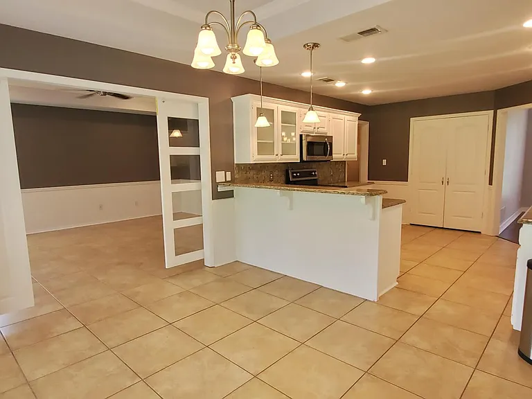 18257 Springmill Ct — Photo 14