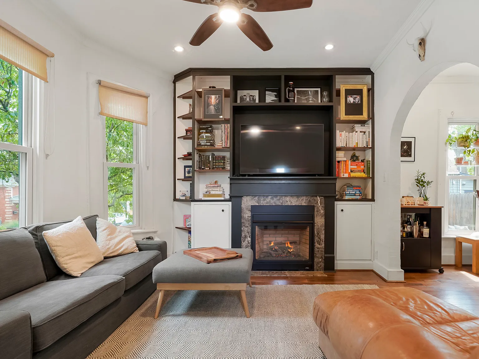 3 bed, 1142 sqft, $3,150 — Photo 3