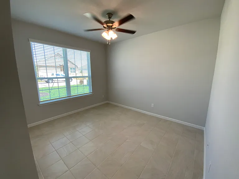 1905 Westphalia Dr — Photo 5