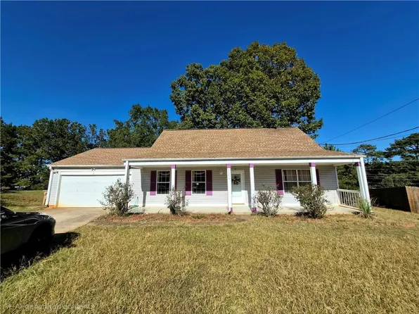 2784 Holly Berry Dr, Ellenwood, GA 30294
