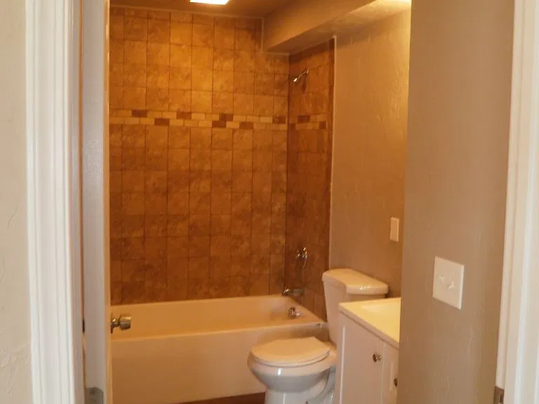 Elm Terrace Apartments — Photo 35
