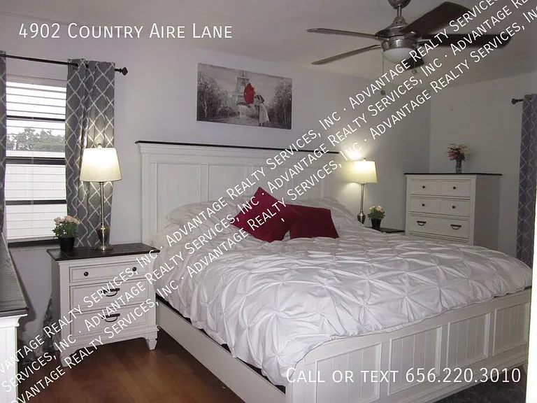 4902 Country Aire Ln — Photo 12