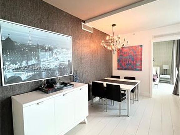 5th image of 92 SW 3rd St APT 3606