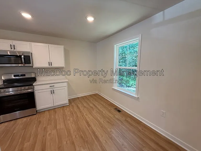 387 Forest Grove Rd — Photo 6