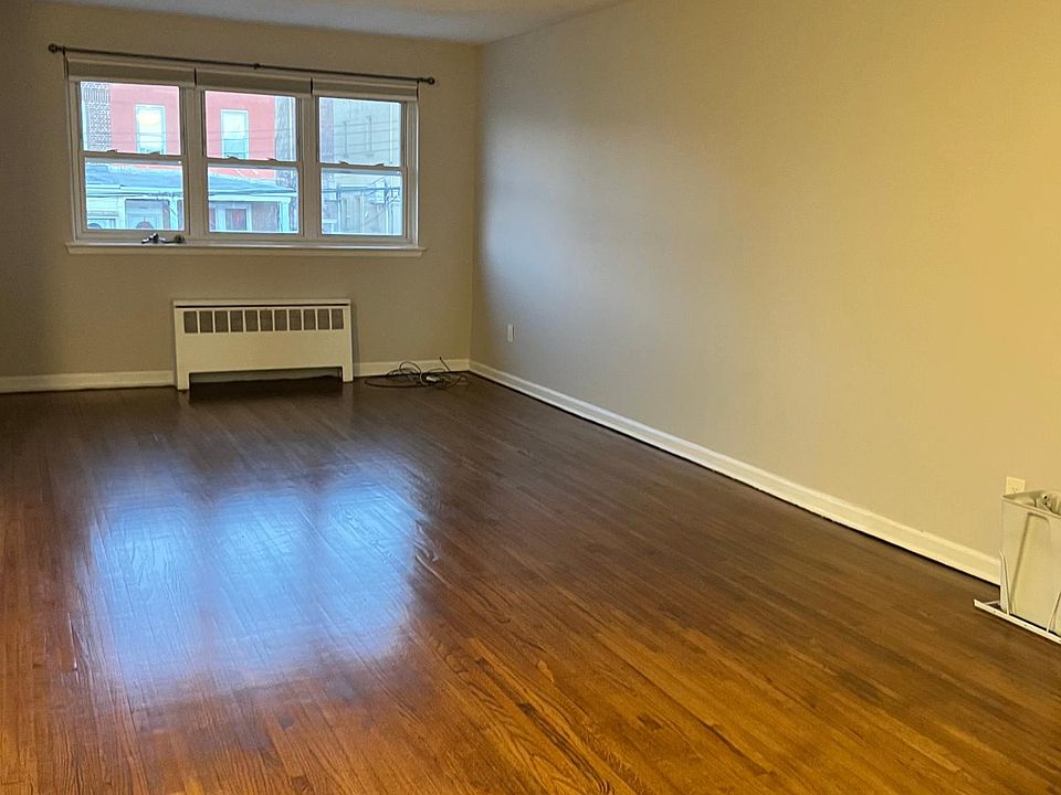 1st image of 1050 Revere Ave