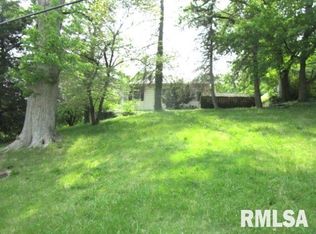 401 Arnold Rd, East Peoria, IL 61611