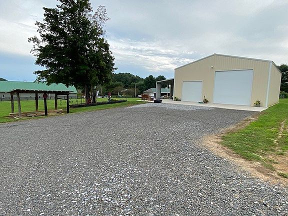 2nd image of 617 Topaz Dr
