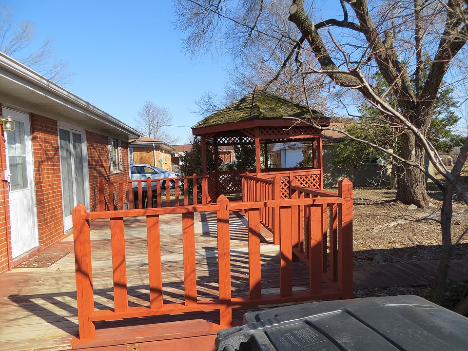2nd image of 204 Maevi Dr