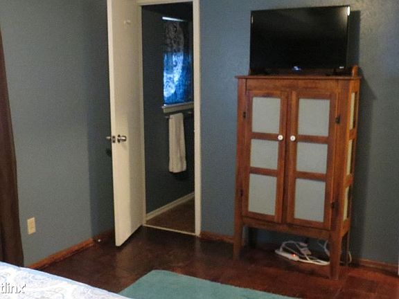 5th image of 1102 Wildwood Dr