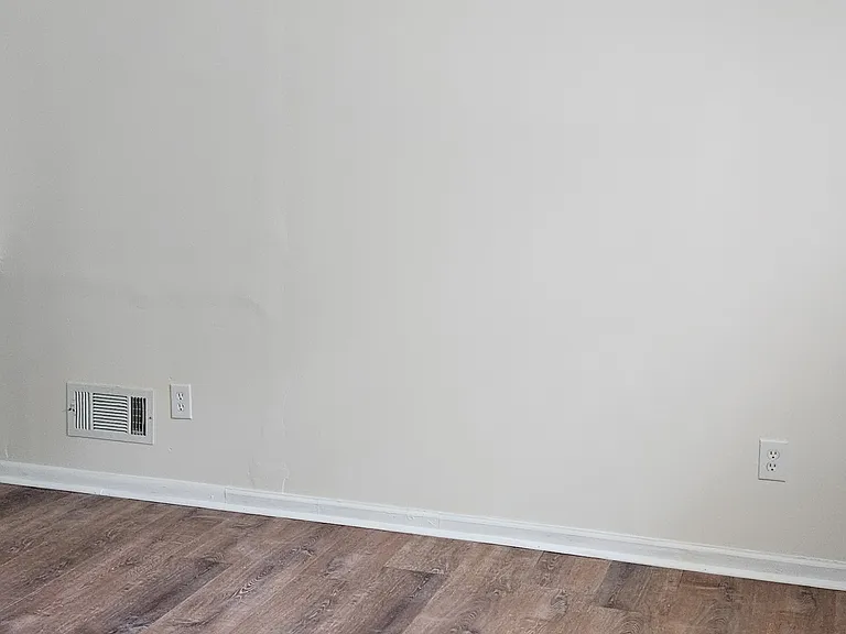 320 Claire Ave #1B — Photo 7
