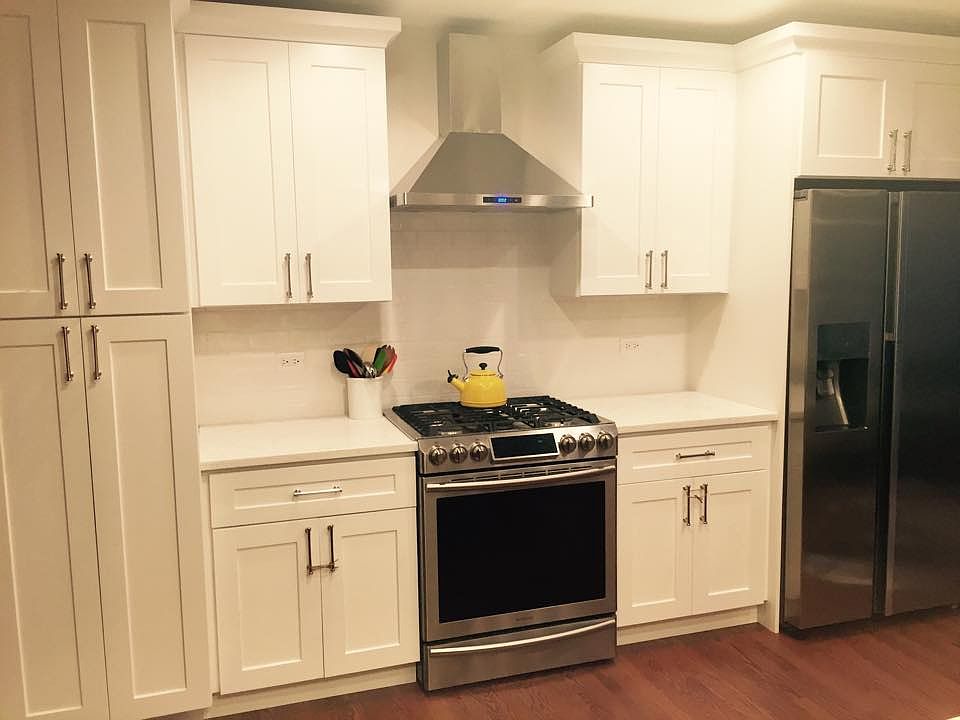 1st image of 325 S Carlyle Pl
