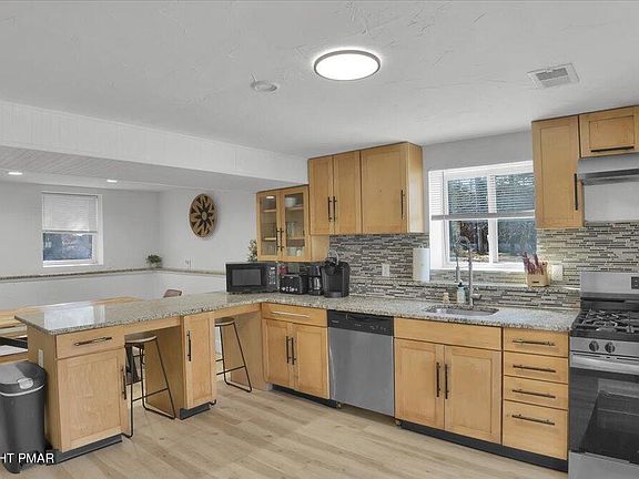 3rd image of 65 Highridge Rd