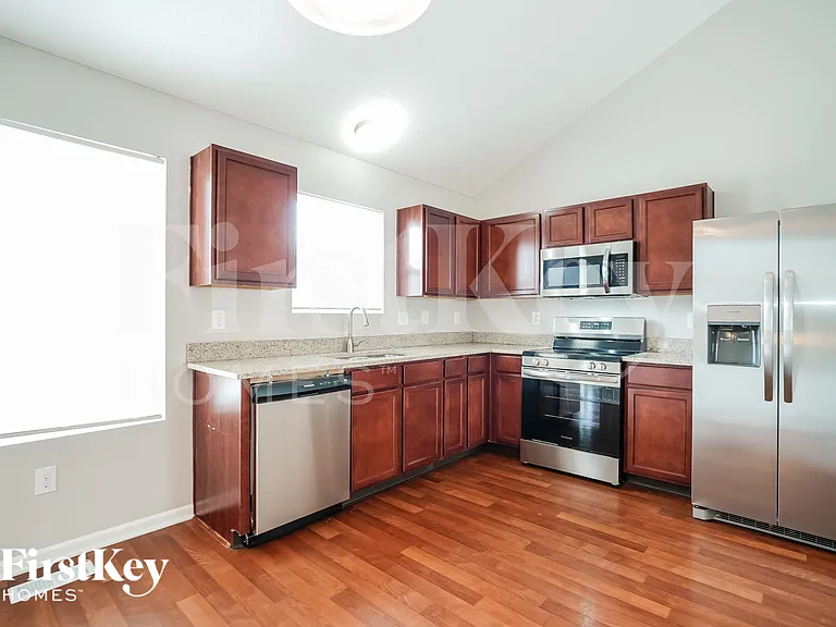 5584 Lanterns Way — Photo 9