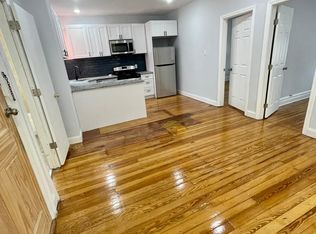 30 W 52nd St #2R, Bayonne, NJ 07002