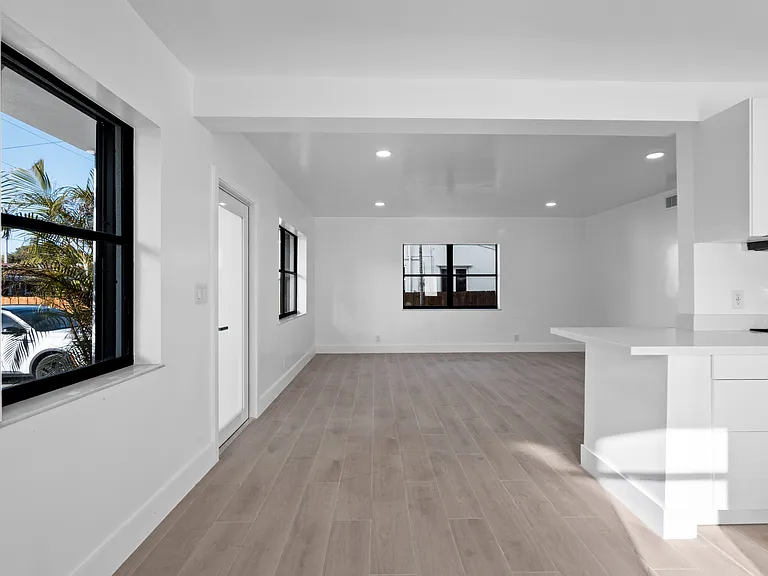 442 NE 71st St #1 — Photo 17