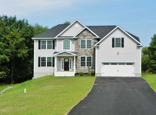 1 Magnolia Cir, East Fishkill, NY 12533