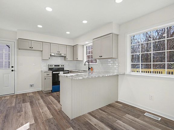 5th image of 4311 White Cliff Ln