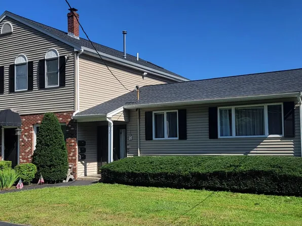 302 Pleasant St #3, North Andover, MA 01845