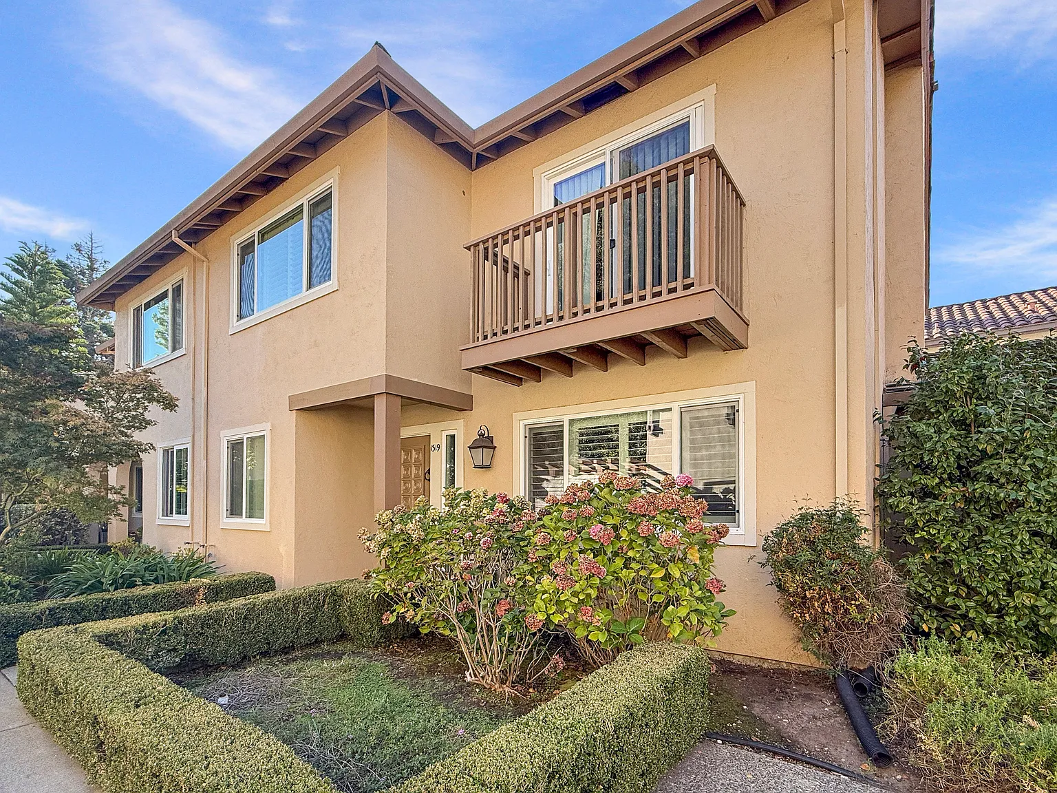2 bed, 2.5 bath, 1556 sqft, $6,995 — Photo 1