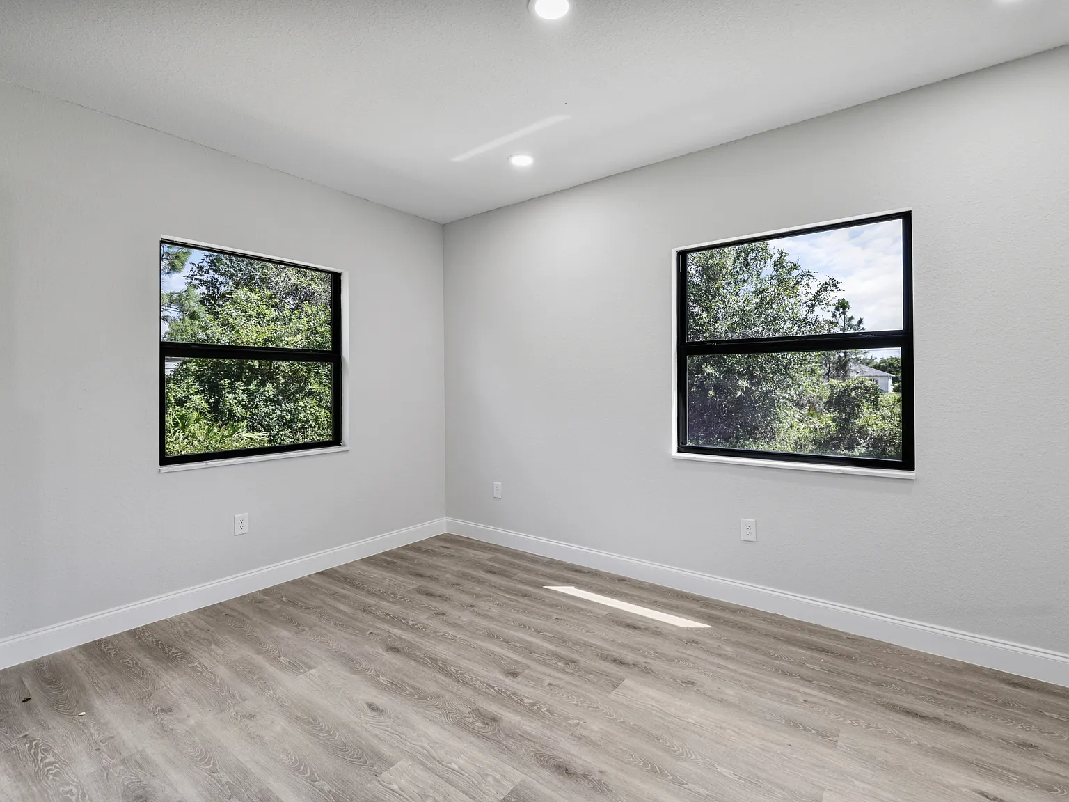 1134 Sunrise Boulevard - 1 — Photo 4