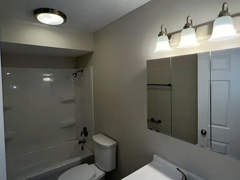 2110 Saratoga Dr #2 — Photo 2