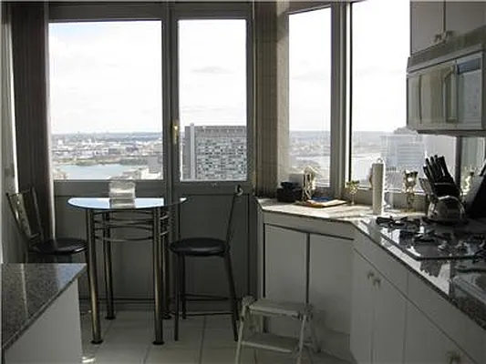 Rented by RELO REDAC INC. | media 2