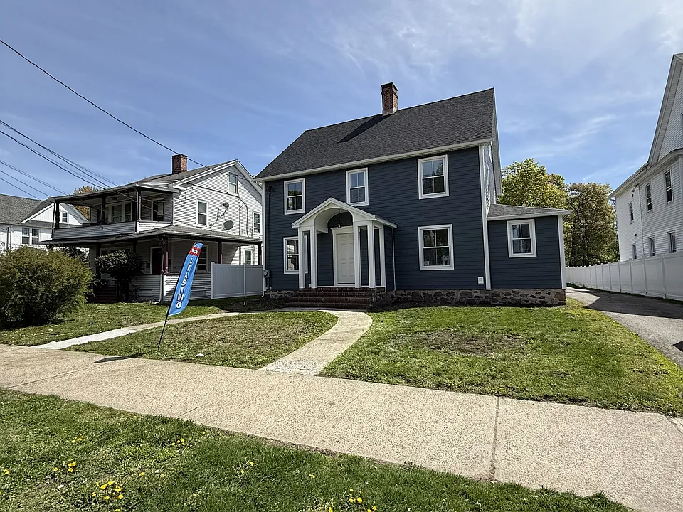 1950 Main St #1