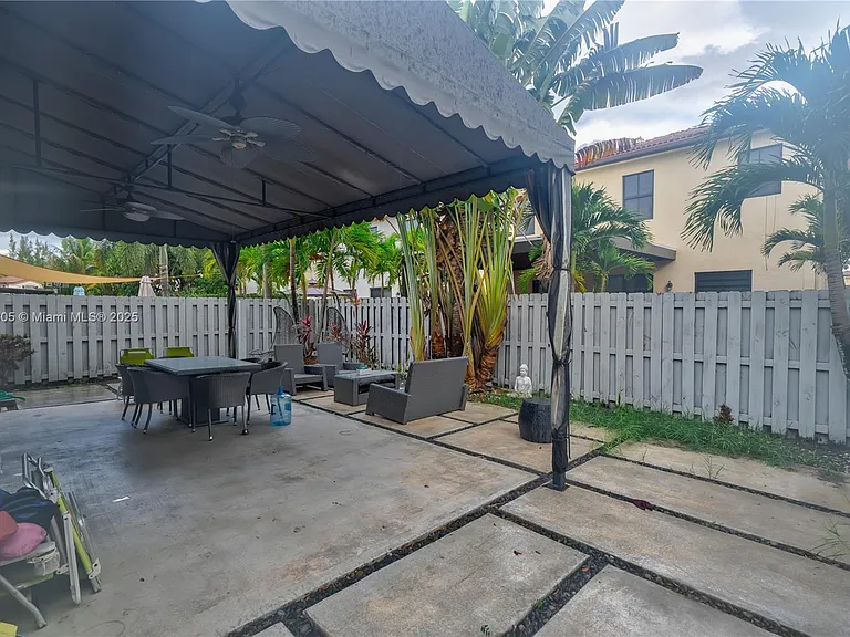 8825 NW 100th Pl — Photo 19