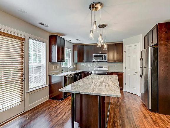 Fully updated kitchen