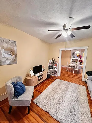 122 Willis Ave Photo 1