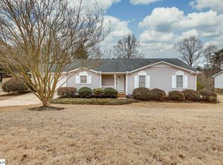 43 Rollingreen Rd, Greer, SC 29651