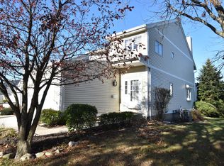 7756 W Tuckaway Shore Dr #7756, Franklin, WI 53132