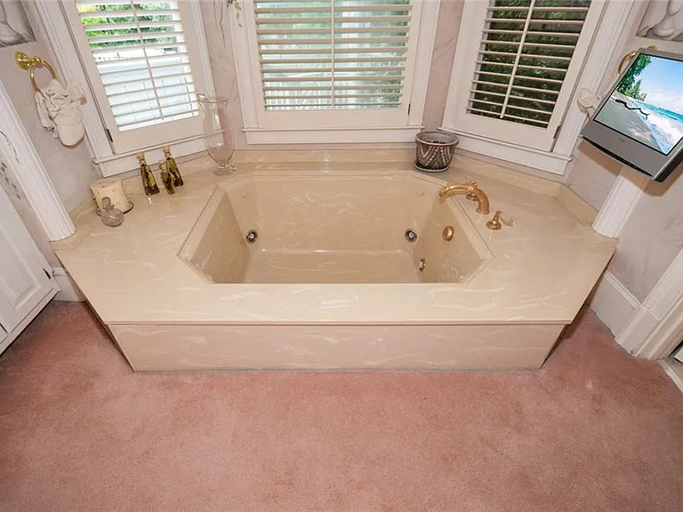 1640 Lazy River Ln — Photo 44