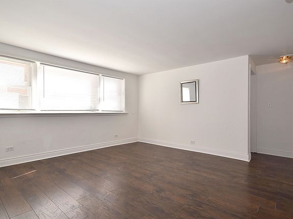 4th image of 10146 Hartford Ct APT 1A