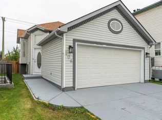 206 E Saratoga Close NE, Calgary, AB T1Y 7A1