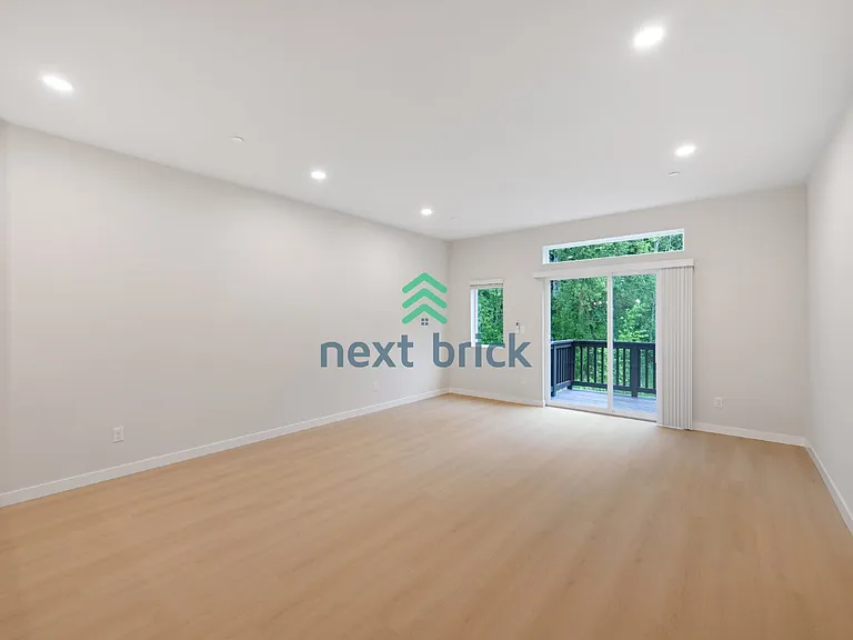 19524 16th Ave SE #D3 — Photo 3