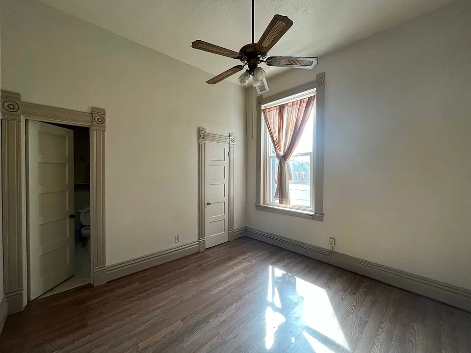 41 S San Joaquin St