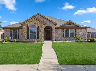 915 Sage Meadow Dr, Glenn Heights, TX 75154