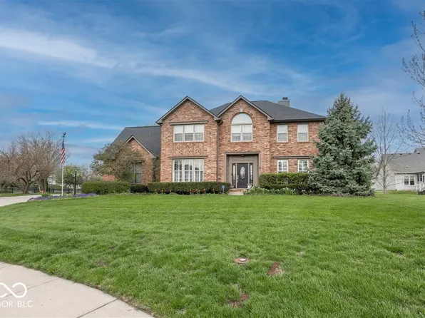 11368 Royal Cir, Carmel, IN 46032