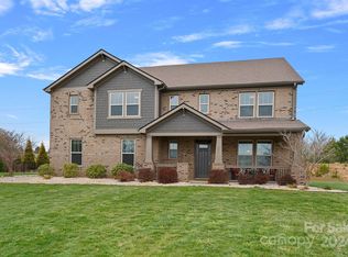 514 Alucio Ct, Matthews, NC 28104