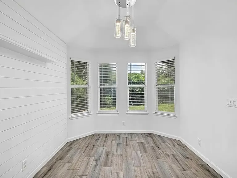 119 Azalea Dr — Photo 5