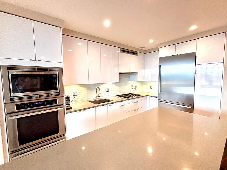 45 Sutton Sq SW #43 — Photo 10