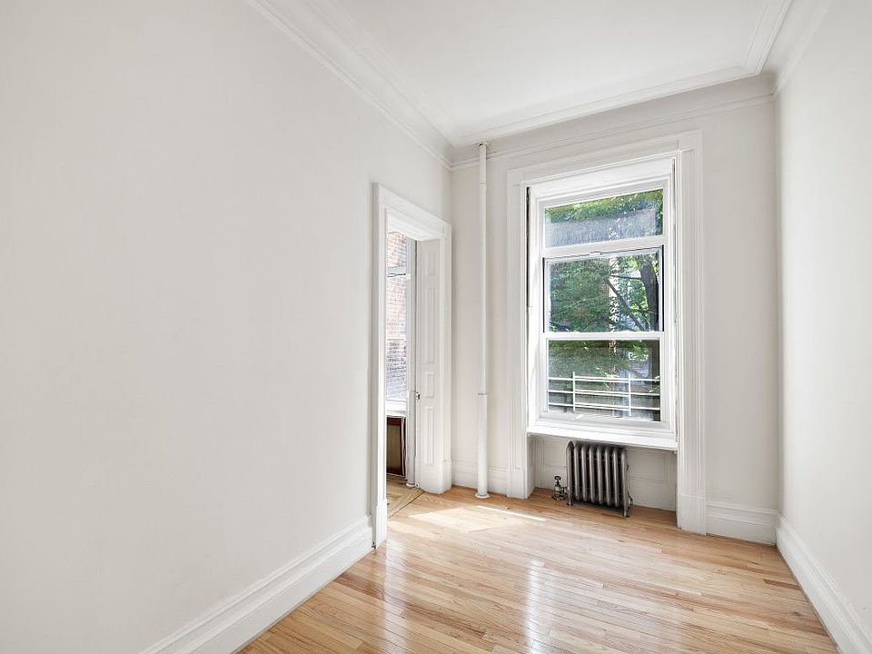 2nd image of 58 W 83rd St APT 3B