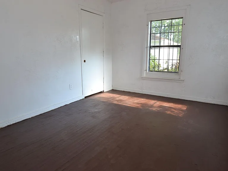 1126 S Peachtree Rd — Photo 6