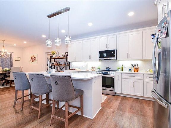 4th image of 1022 Westcove Rd